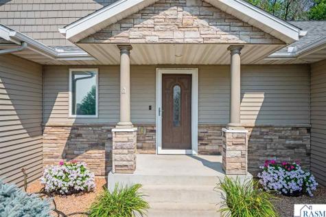 105 Hidden Oaks Circle Mankato MN 56001