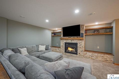 105 Hidden Oaks Circle Mankato MN 56001
