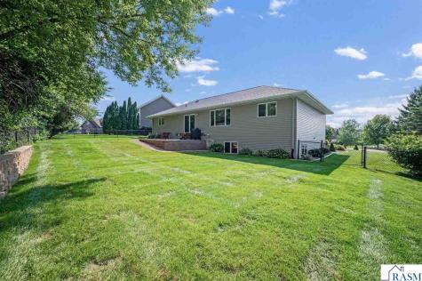 105 Hidden Oaks Circle Mankato MN 56001