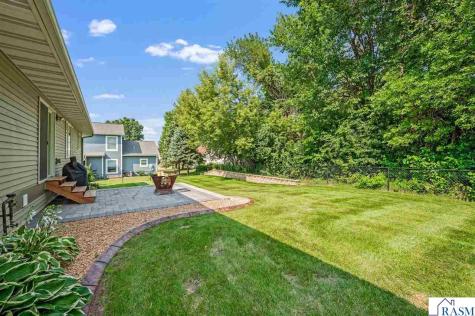 105 Hidden Oaks Circle Mankato MN 56001