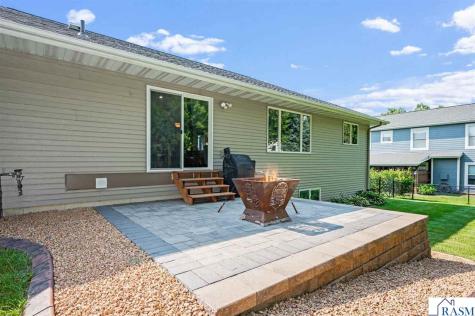 105 Hidden Oaks Circle Mankato MN 56001