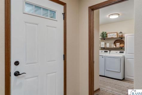 2377 Rolling Green Lane North Mankato MN 56003