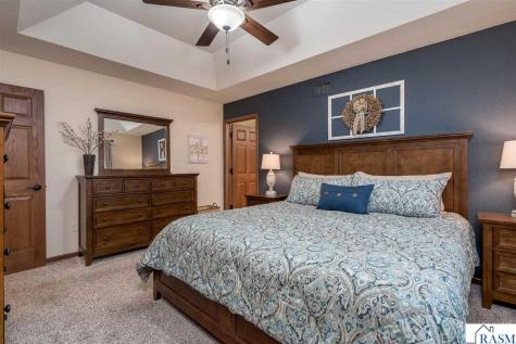 2377 Rolling Green Lane North Mankato MN 56003