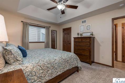 2377 Rolling Green Lane North Mankato MN 56003