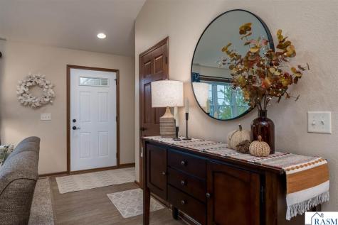 2377 Rolling Green Lane North Mankato MN 56003