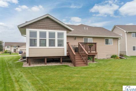 2377 Rolling Green Lane North Mankato MN 56003