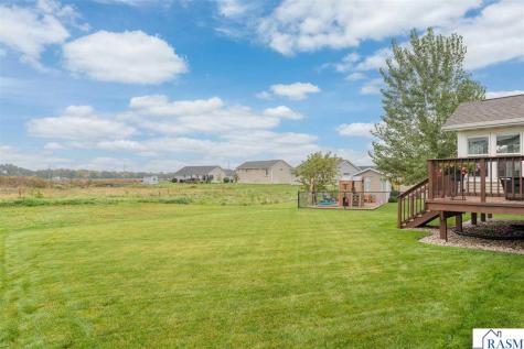2377 Rolling Green Lane North Mankato MN 56003