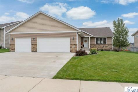 2377 Rolling Green Lane North Mankato MN 56003