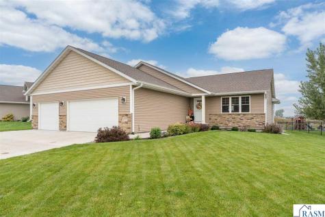 2377 Rolling Green Lane North Mankato MN 56003