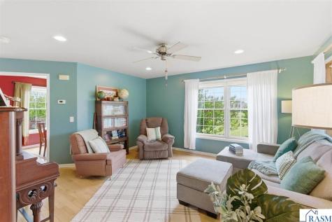 16 Marples Avenue Minnesota Lake MN 56068