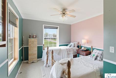 16 Marples Avenue Minnesota Lake MN 56068