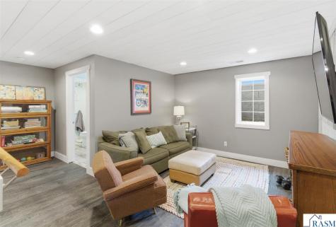 16 Marples Avenue Minnesota Lake MN 56068