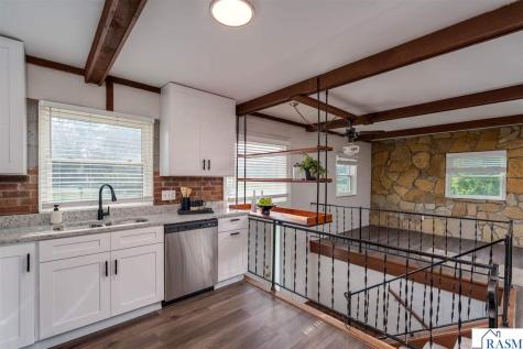 18648 568th Avenue Mankato MN 56001-3047