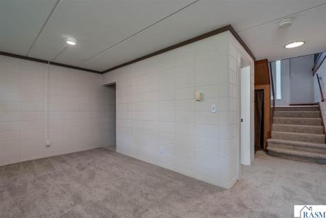 18648 568th Avenue Mankato MN 56001-3047