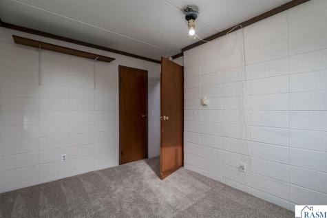 18648 568th Avenue Mankato MN 56001-3047