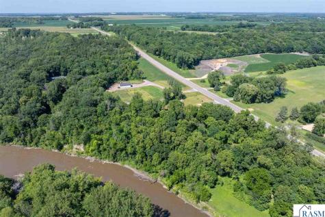 18648 568th Avenue Mankato MN 56001-3047