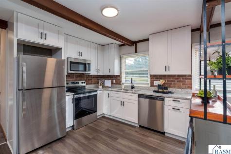 18648 568th Avenue Mankato MN 56001-3047