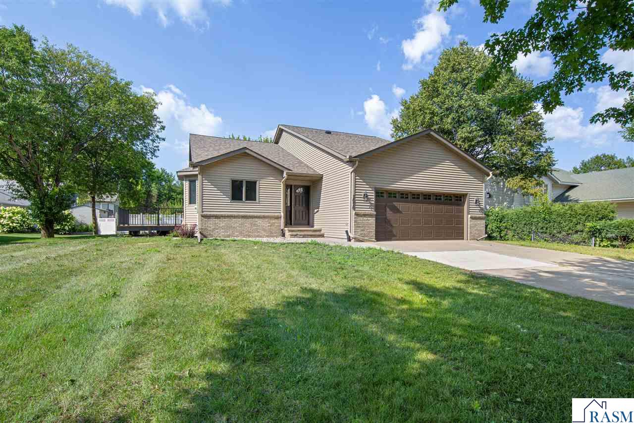 1676 Castle Drive North Mankato MN 56003