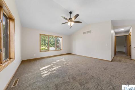 1676 Castle Drive North Mankato MN 56003