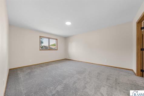 1676 Castle Drive North Mankato MN 56003