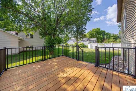 1676 Castle Drive North Mankato MN 56003