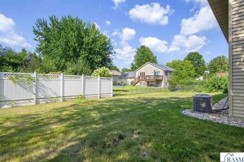 1676 Castle Drive North Mankato MN 56003