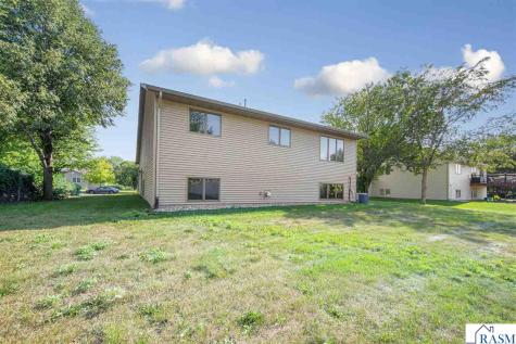 1676 Castle Drive North Mankato MN 56003