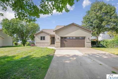 1676 Castle Drive North Mankato MN 56003