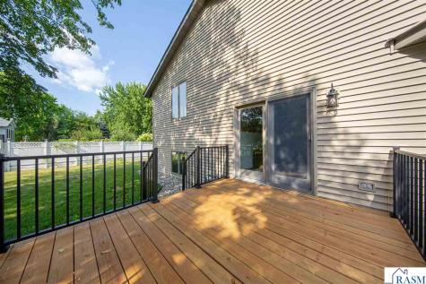 1676 Castle Drive North Mankato MN 56003