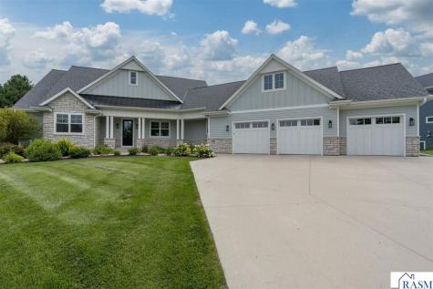 1005 Applewood Court Mankato MN 56001