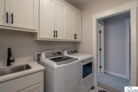1005 Applewood Court Mankato MN 56001