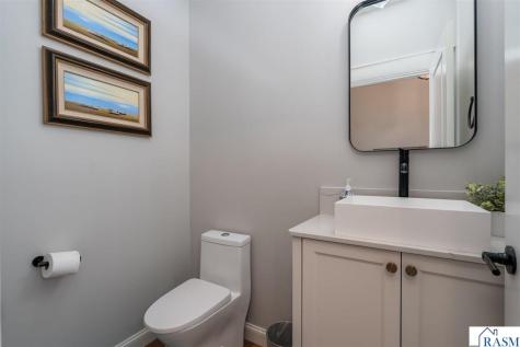 1005 Applewood Court Mankato MN 56001