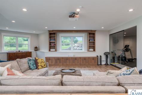 1005 Applewood Court Mankato MN 56001