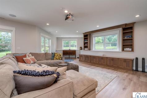 1005 Applewood Court Mankato MN 56001
