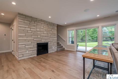 1005 Applewood Court Mankato MN 56001