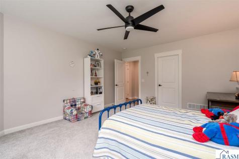 1005 Applewood Court Mankato MN 56001
