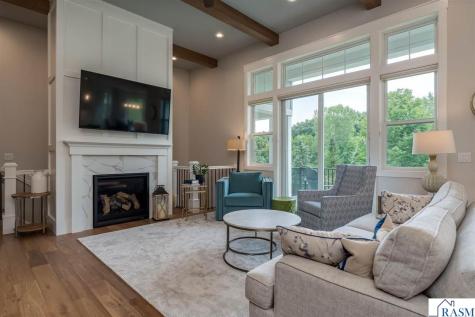 1005 Applewood Court Mankato MN 56001