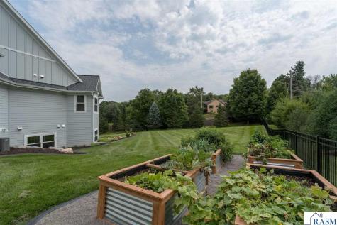 1005 Applewood Court Mankato MN 56001