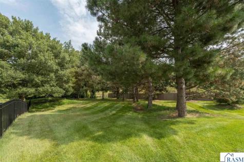 1005 Applewood Court Mankato MN 56001