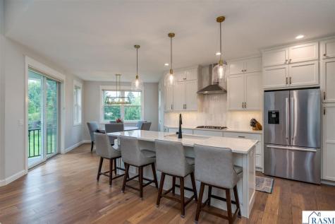 1005 Applewood Court Mankato MN 56001