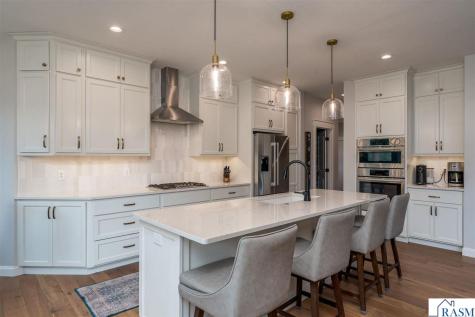 1005 Applewood Court Mankato MN 56001