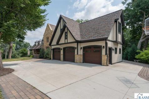 111 Dell Avenue Mankato MN 56001