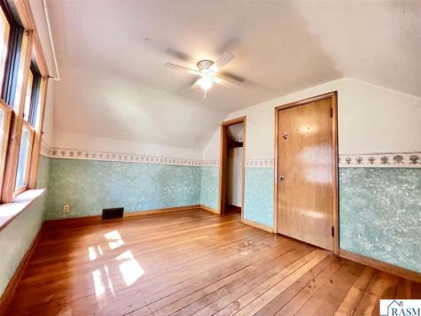 514 S Broadway Wells MN 56097