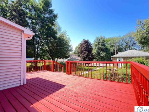 514 S Broadway Wells MN 56097