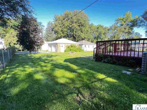 514 S Broadway Wells MN 56097