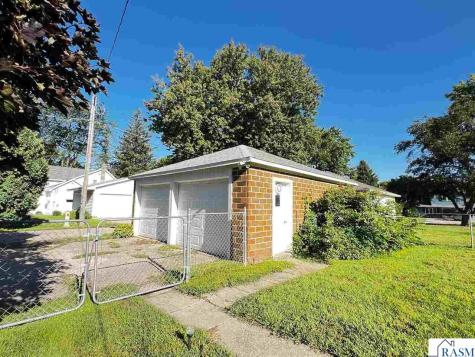 514 S Broadway Wells MN 56097