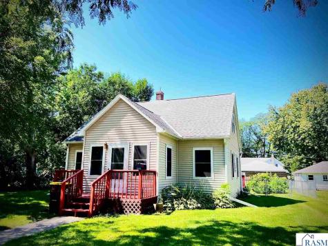 514 S Broadway Wells MN 56097
