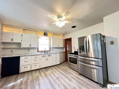 514 S Broadway Wells MN 56097