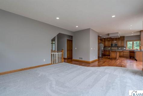 113 Hidden Oaks Circle Mankato MN 56001