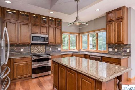 113 Hidden Oaks Circle Mankato MN 56001